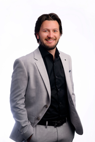 Headshot of Reid Ramseyer