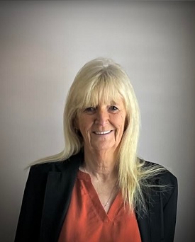 Headshot of Donna